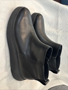 FitFlop Women's Black Leather Platform Ankle Booties